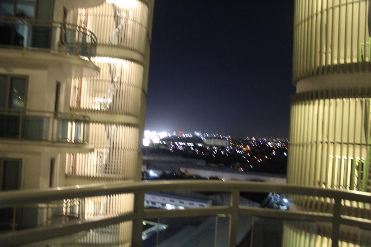 Azure C2 Balcony Wifi Near Mall Airport Multiple Units Paranaque City Exterior foto