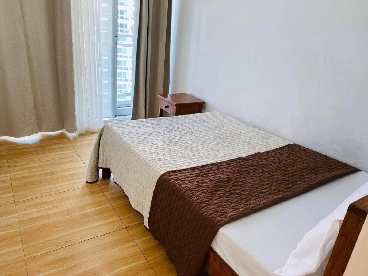 Azure C2 Balcony Wifi Near Mall Airport Multiple Units Paranaque City Exterior foto